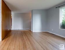 Newly renovated house for rent- West edmonton - Photo 3