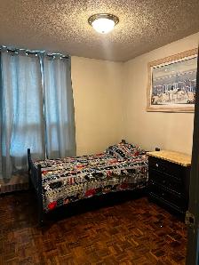 Room 4Rent Etobicoke The West Mall & Bloor FEMALE ONLY - Photo 3