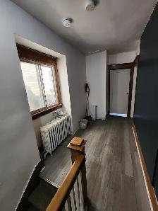 Furnished room on 2nd floor all incl, Oct 1 Christie & St. Clair - Photo 6