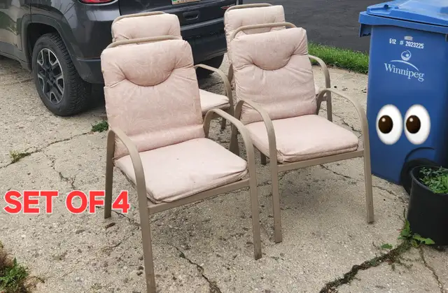 Outdoor patio chairs - comfy & cheap!