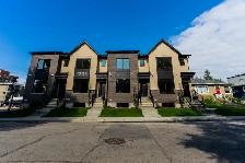 Private 3 Bed Townhouse | Private Garage | Gated Community - Photo 3