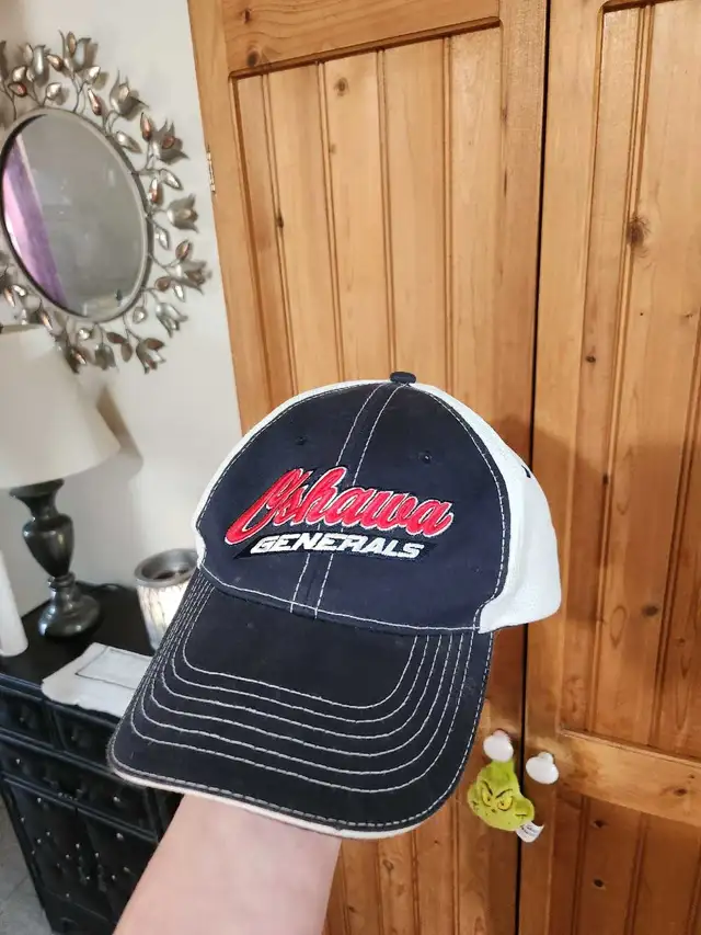 VINTAGE OSHAWA GENERALS HOCKEY HAT