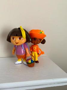 2 POUPÉES NEUVES DE 4'DE HAUT, DORA ORANGE: $5.00 CHACUNE