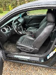 2011 Ford Mustang GT 5.0L - Photo 4