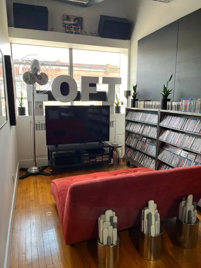 Room Available in 2BR Loft Apartment (Non-Smoker/Scent-Free)