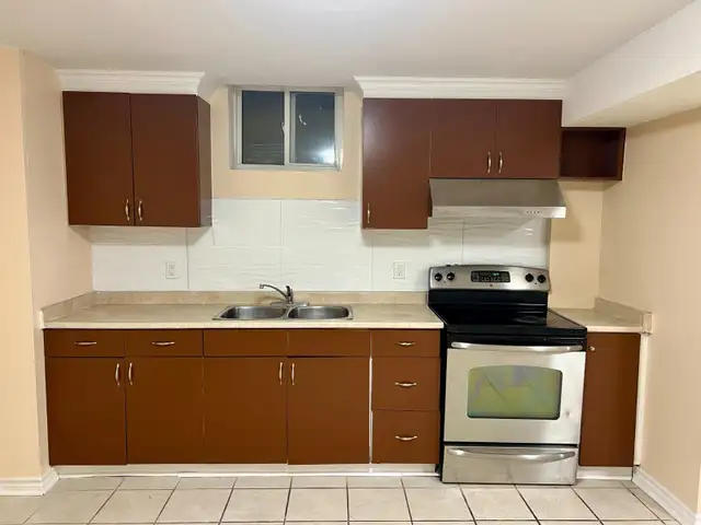 2 Bedroom Basement Apartment in Maple Vaughan