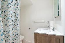 ALL INCLUSIVE - BRIGHT & RENOVATED JUNIOR ONE BEDROOM APARTMENT - Photo 9