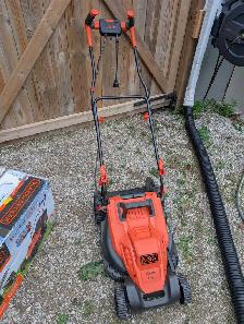 Black Decker Electric Lawnmower For Sale - Photo 6