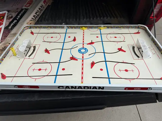 NICE OLD HOCKEY GAME
