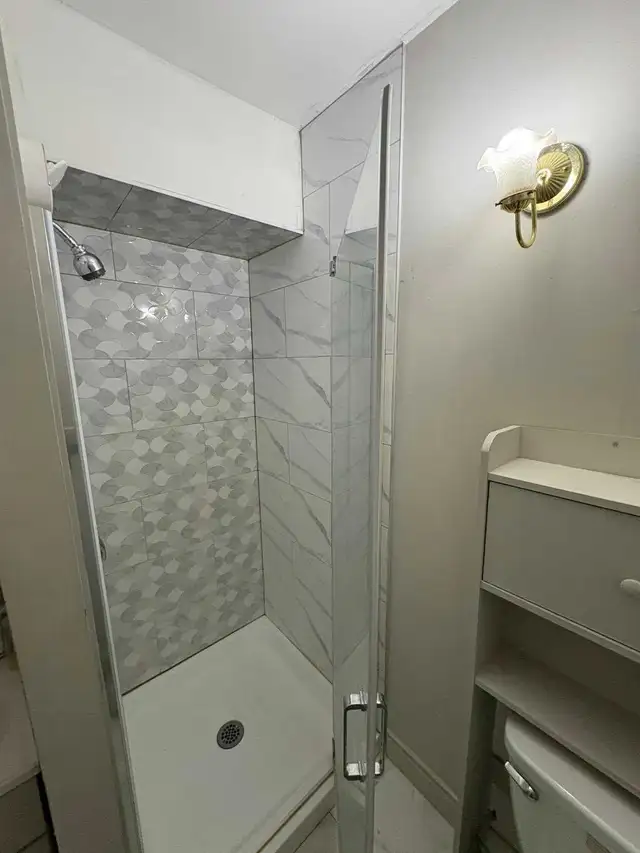 room for rent for couple  October 1