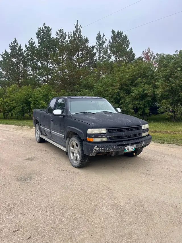 2002 Silverado and 01 sierra parts truck