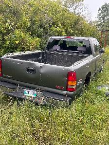2002 Silverado and 01 sierra parts truck - Photo 10