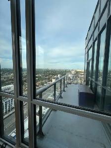 Private room with private washroom available at penthouse - Photo 6