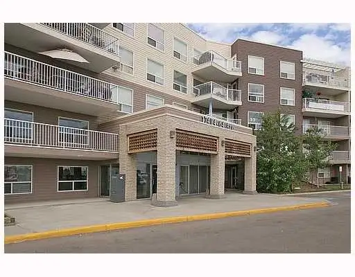 2 bed,2 bath, 1200sq. ft. Condo With Park View.