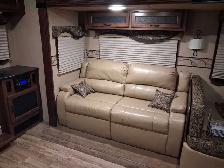 Spacious Jayco Eagle Premier 318 RETS - Photo 7
