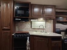 Spacious Jayco Eagle Premier 318 RETS - Photo 8