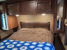 Spacious Jayco Eagle Premier 318 RETS - Photo 10