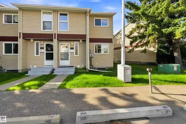FULLY RENOVATED 4 bedroom corner unit - 350 CLAREVIEW RD NW