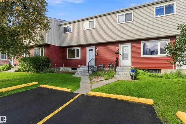 FULLY RENOVATED 3 bed / 2 bath townhouse - 160 Habitat CR NW