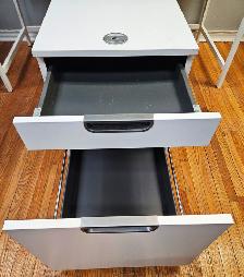 IKEA Desk - Photo 6