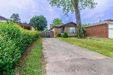 3 Beds 1 Bath Main Floor unit $2800/- available from 15th SEP - Photo 2