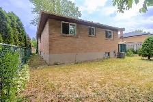 3 Beds 1 Bath Main Floor unit $2800/- available from 15th SEP - Photo 3