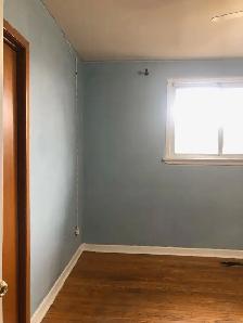 3 Beds 1 Bath Main Floor unit $2800/- available from 15th SEP - Photo 9