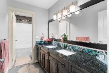 5 Bedroom House for Rent Close to Chestermere lake - Photo 15