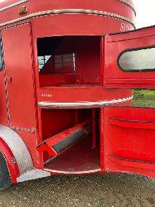Horse trailer - Photo 3