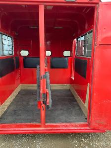 Horse trailer - Photo 4