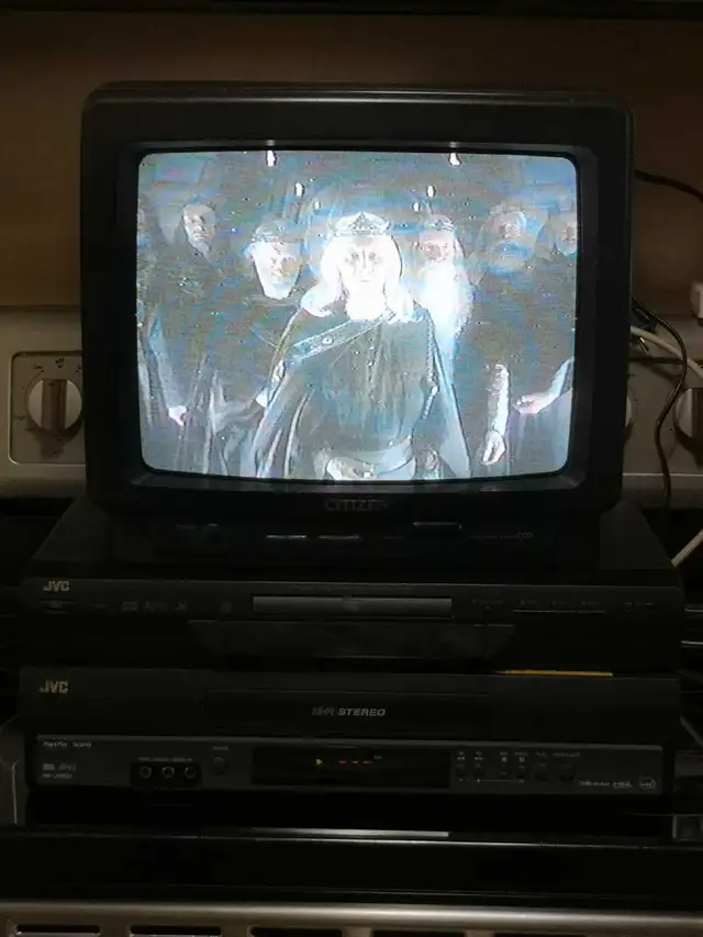 Video Game System 13' Citizen CRT JVC VHS & JVC CD/DVD