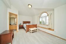 4 BEDROOM CABOVER IN ROYALWOOD - Photo 7