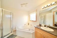4 BEDROOM CABOVER IN ROYALWOOD - Photo 8