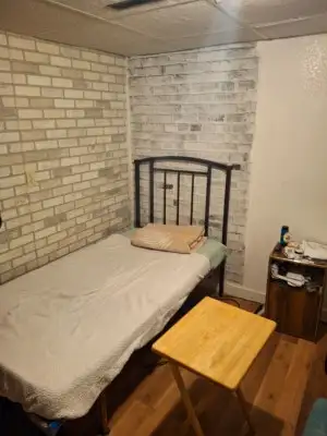 Single and sharing  rooms for rent available