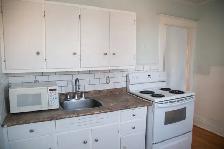 588 Ashburn St - 4 Bedroom Duplex - Photo 6