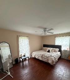 2 Bedroom Apartment available October 1st - Photo 2