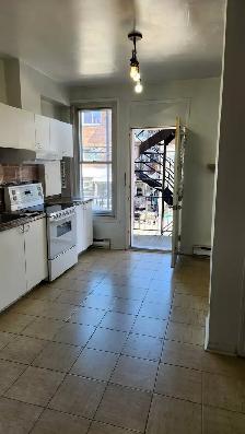 Grand 3 1/2 à louer (proche du metro et marché Jean-Talon) - Photo 10