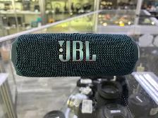 JBL FLIP 7 Bluetooth Speaker