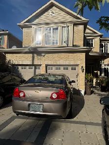 Available now urgent room for rent female only - Photo 4