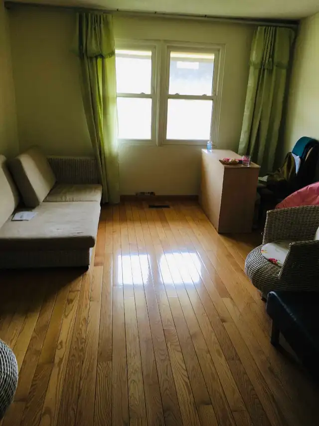 A bedroom for rent @Warden/Finch