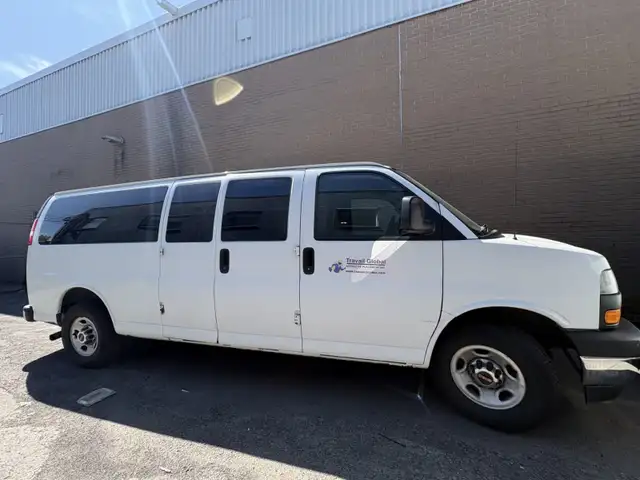 GMC SAVAN 12 PASSANGERS - 16,000$$