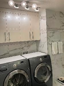 Fully renovated and furnished 2 bdr sep entr & laundry bsm suite - Photo 11