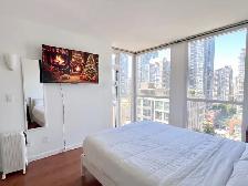 THE PERFECT YALETOWN ROOM IS WAITING! @ 388 Drake St