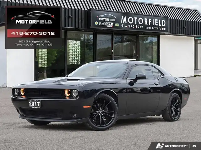 2017 Dodge Challenger Coupe SXT Plus Blacktop Pkg, Sunroof, Nav
