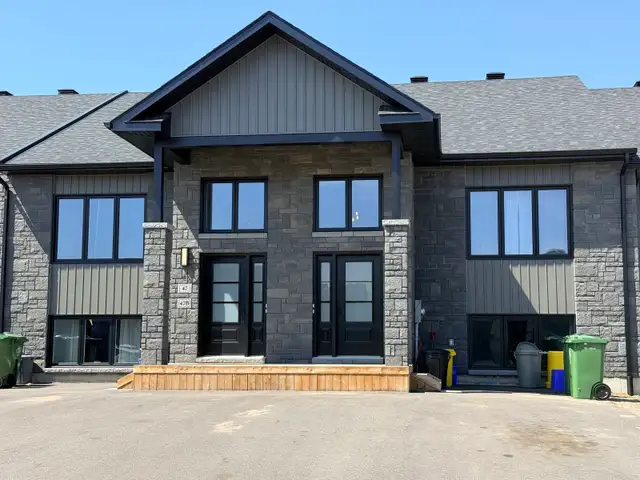 Newer 2-Bedroom Upper Units – Bright, Modern & Spacious