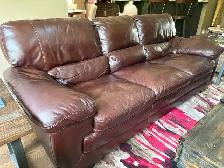 Leather couch - Photo 2
