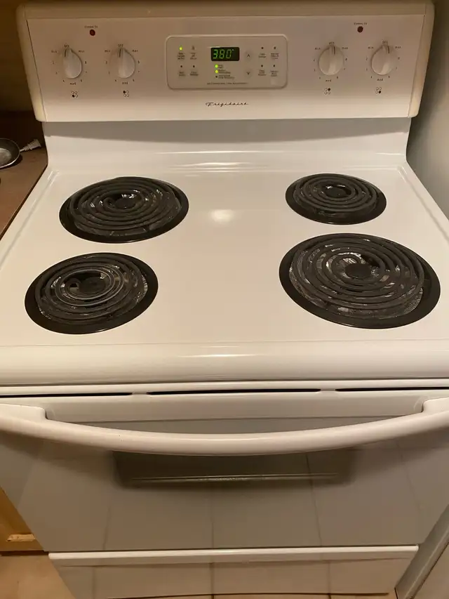 Frigidaire Electric Stove