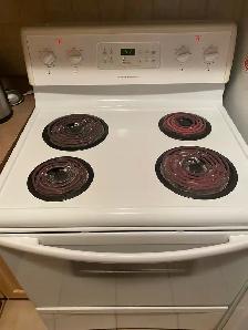 Frigidaire Electric Stove - Photo 3