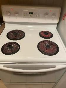 Frigidaire Electric Stove - Photo 4