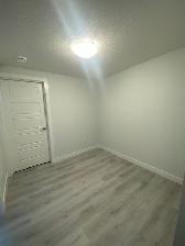 1 Bed   Den / 1 Bath Legal Bsmt Suite in SW Edmonton - Photo 3